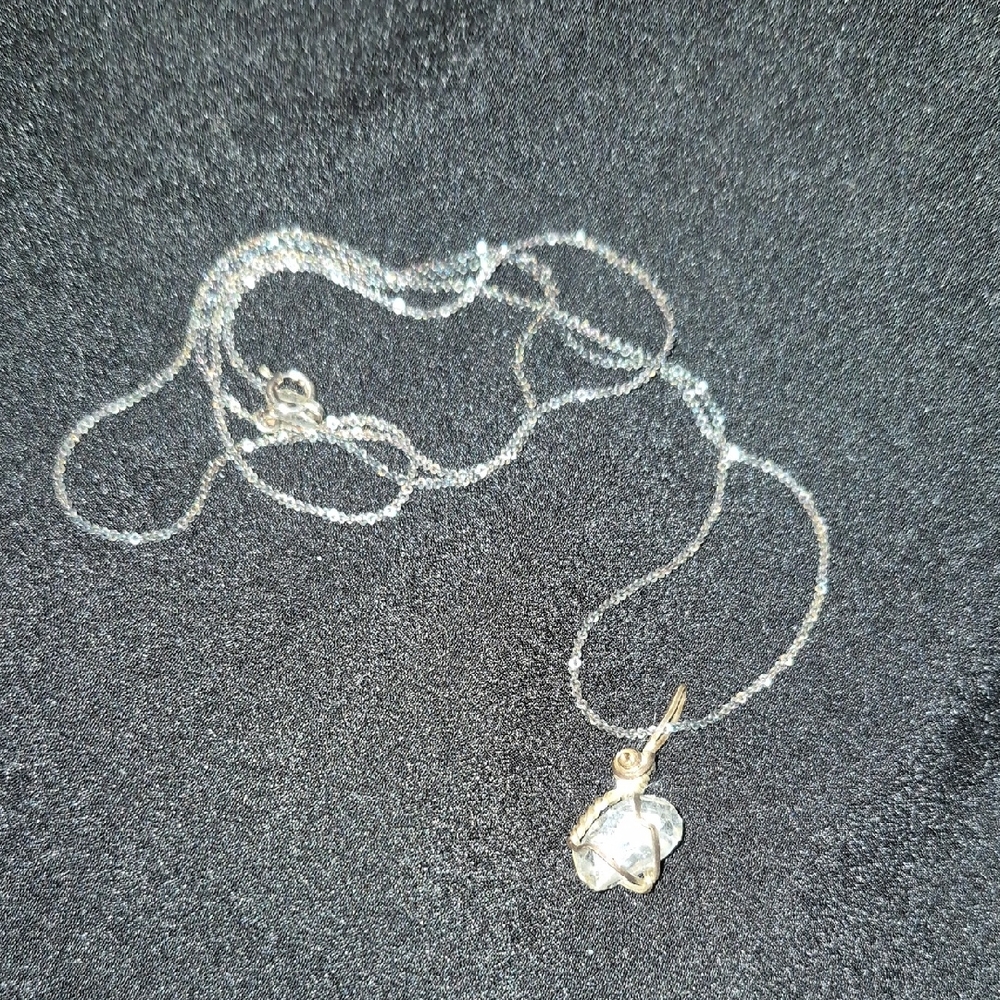 Elegant Silver Necklace with Crystal Pendant